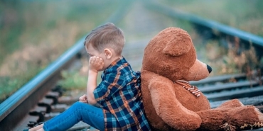 BABA YOKLUĞUNUN ÇOCUKLARDA YOL AÇTIĞI SORUNLAR